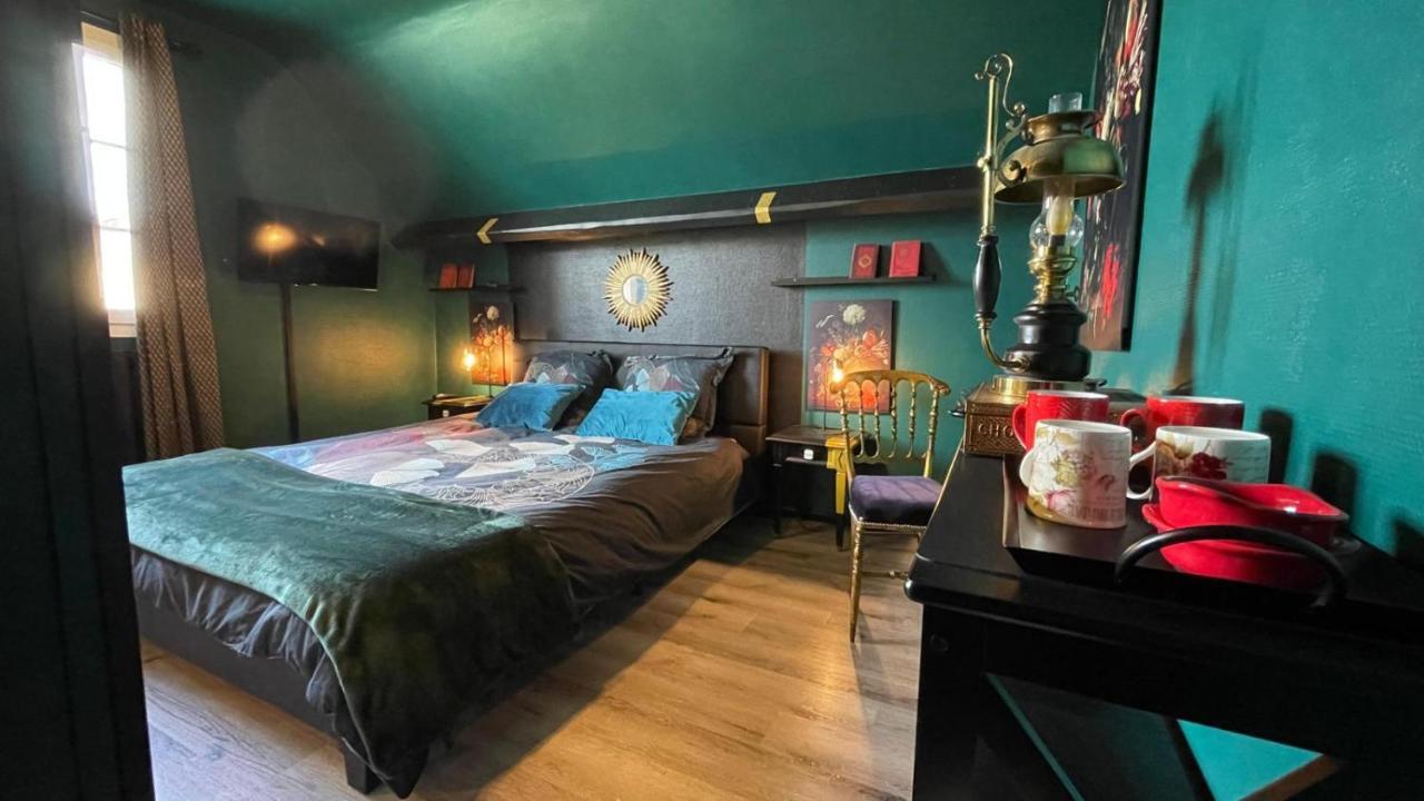 Les Nuits Victoriennes Bed & Breakfast Saint-Germain-du-Corbeis Ngoại thất bức ảnh