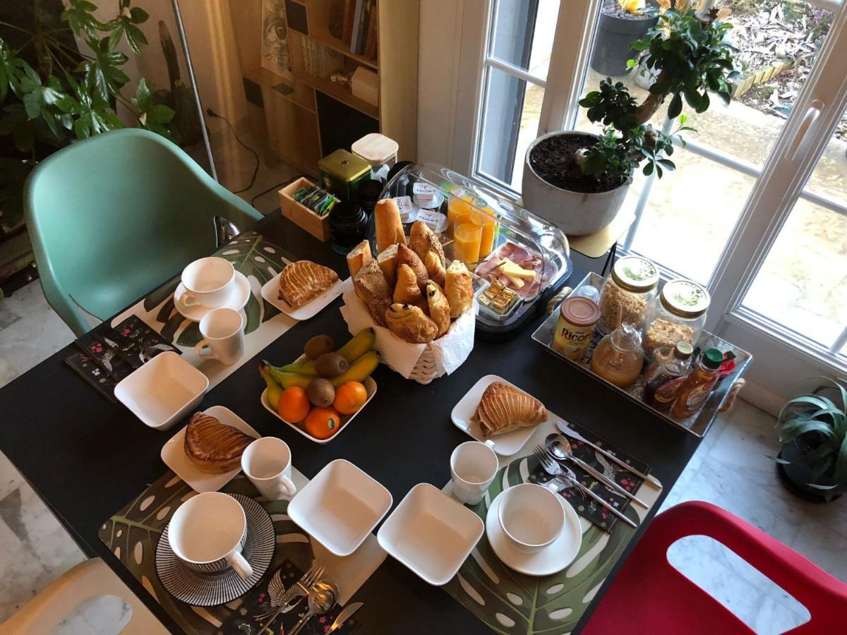 Les Nuits Victoriennes Bed & Breakfast Saint-Germain-du-Corbeis Ngoại thất bức ảnh
